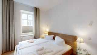 Villa Strandblick in Binz, FeWos direkt am Strand mit Balkon und teilweise mit Meerblick - Binz - 1