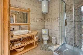 Gorgeous Chalet With Pool & Spa - Happy Rentals - - 2
