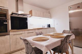 Spacieux, lumineux, chic ,60m2 au coeur du Lyon 6ème -Quartier Foch- avec grand balcon - Lione - 8