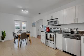 Casa Nikoleta Gated 3Bd 2Bth 10 Min to Beach - Miami - 5