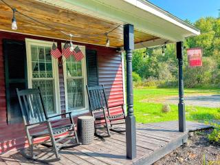 16LV Beautifully decorated country home 20 minutes from Bretton Woods, Cannon and Franconia Notch! - Bethlehem - 4