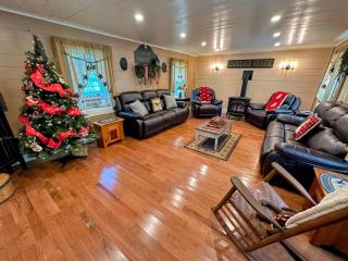 16LV Beautifully decorated country home 20 minutes from Bretton Woods, Cannon and Franconia Notch! - Bethlehem - 3