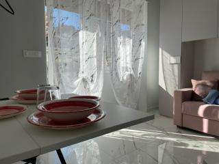 WH - Cuore Home - Attico Monolocale con Parcheggio Gratuito - 5 minuti dal centro - Wifi - Sanremo - 2