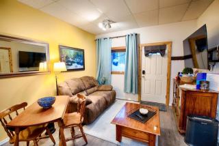 Cozy Basement Apartment Executive Retreat - Fairbanks - 0