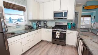 OH81, Lazy Daisy- Oceanside, Private Pool, Hot Tub, Screened Porch, Close to Beach! - Corolla - 4