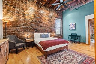 Railway Retreat in Downtown - Springfield - 8