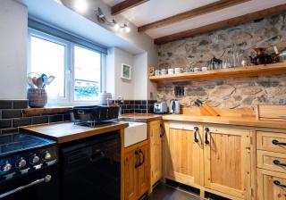 Bwthyn Capten - a charming cottage for up to 6 - Newport - 8