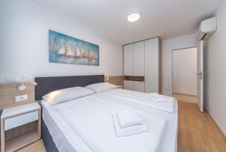 Garden Palace Pool Deluxe Apartment - Umag - 3