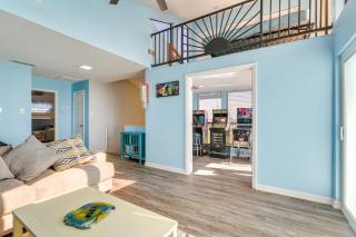 Walk to Beach Family-Friendly Galveston Home! - Galveston - 5