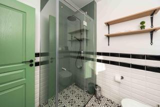 Heart of the City Center Lux Apartment with View - Sofia - 7