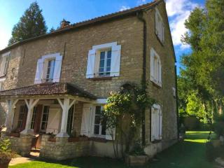 Maison spacieuse près de Vienne-en-Arthies avec jardin - 0