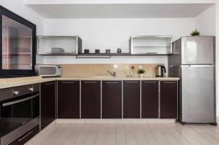 2Bedroom Suite 7 with shelter - 1