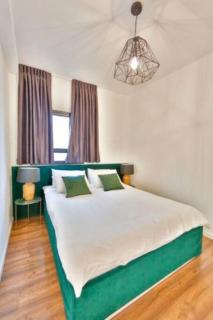 2Bedroom Suite 8 with balcony and shelter - 2