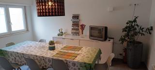 Sal Guest House - 8