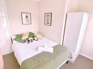 Long stay contractor accommodation Wolverhampton - 5