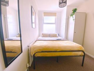 Business and leisure accommodation Wolverhampton - Bilston - 8