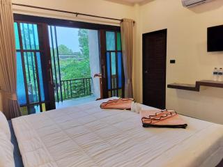 The Zohan Resort & Travel Agency - Wok Tum - 4