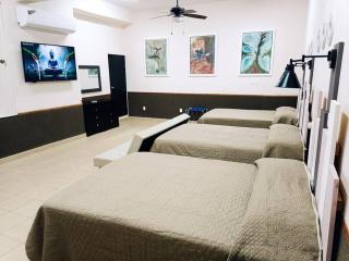 Amplia habitación 3 camas Z/C Goya - Tampico - 0