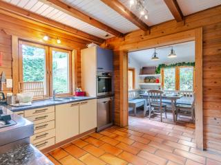 Chalet de standing à Morzine avec jacuzzi, sauna et espace jeux, à proximité des pistes - FR-1-754-2 - 8