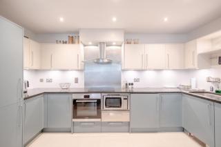 Central 2BD Flat w River View Balcony - Vauxhall! - Londra - 7