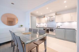 Central 2BD Flat w River View Balcony - Vauxhall! - Londra - 6