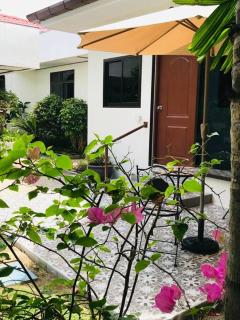 Summer House,shared pool, private bathroom and kitchen - Ban Phlu Yai - 7