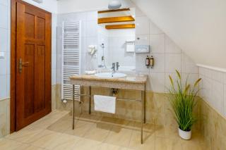 Hotel Golden Eagle - 1