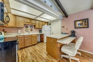 Rustic Alto Retreat - Near Hiking, Skiing and More! - 4