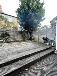 Tranquil & Family-friendly 3BD Home Clapham! - London - 9