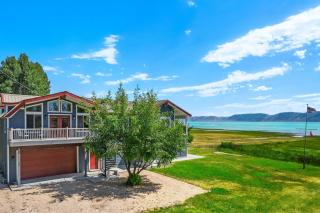 Lakefront Retreat - Garden City - 0