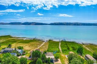Lakefront Retreat - Garden City - 4