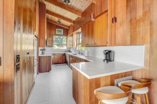 Rosemary's Retreat - Mendocino - 2