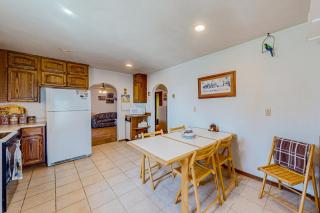 wilderness retreat with wood stove - Dog-Friendly - 6