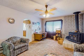 wilderness retreat with wood stove - Dog-Friendly - 3