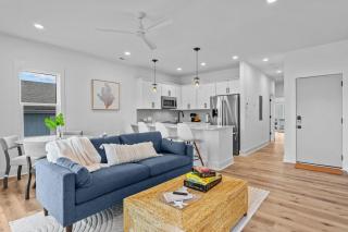 The Deckhouse #2 - 8
