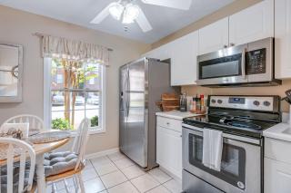 2BR with Seasonal Pool Access and Patio - 2