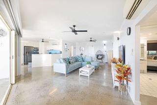 Seaside Serenity Tranquil Retreat in Scenic Cullen Bay - Larrakeyah - 2