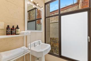 KING44 - King Charming - Fremantle - 3