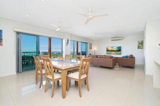 Exclusive Luxury Entire Floor 3 Bedroom Apartment - 4