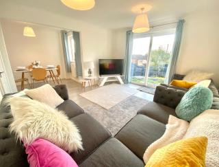 FREE PRIVATE PARKING! Kings House, Driveway and Garden! FULLY EQUIPPED 7 BEDS! - Northampton - 1