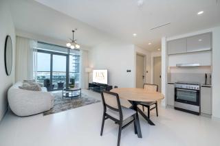 Marina Vista 1 Bed with Private Beach and Gorgeous Skyline - 4