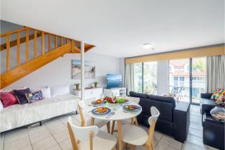 Bay Breeze Apartment, 29 1 Trafalgar Street - Air conditioned unit with Linen supplied, complex pool and spa - 9