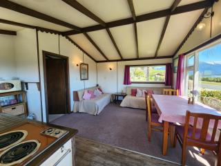 Manapouri Holiday Park - 4