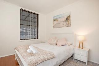 Crystal Bay - Pet Friendly - 3 Mins Walk to Beach - Callala Beach - 4