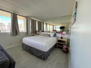 Penthouse in Waikiki with ocean & mountain views - Honolulu - 1