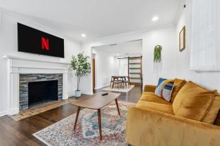 NEW! Modern Boho w/ 5BD/2BR Sleeps 10 - Atlanta - 0