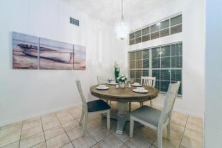 Canalfront Living - Apollo Beach - 1