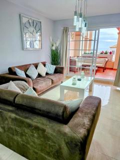 Duquesa Regents apt, large balcony with spectacular sea views close to port and beach - Manilva - 8