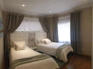 Home Away from Home - Deluxe Queen & Twin Apartment - Johannesburg - 5