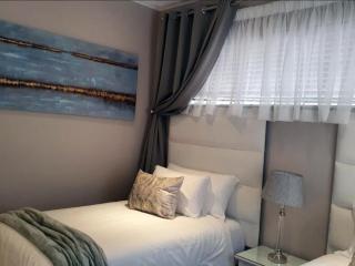 Home Away from Home - Deluxe Queen & Twin Apartment - Johannesburg - 2
